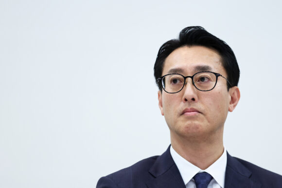 Керівники Prudential Japan скорочують зарплату через грубі порушення