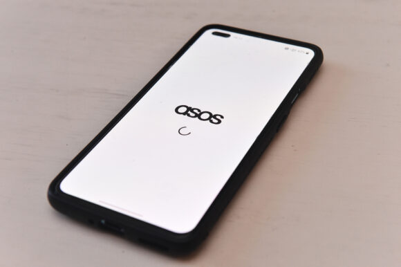 ASOS повідомила про кібератаку: компрометація даних клієнтів