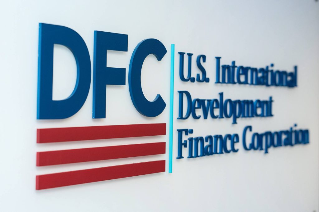 DFC розширює інвестиції в Україну: підтримка інфраструктури та страхування